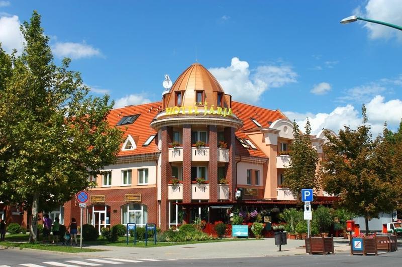 迦加酒店 Hajdúszoboszló 外观 照片
