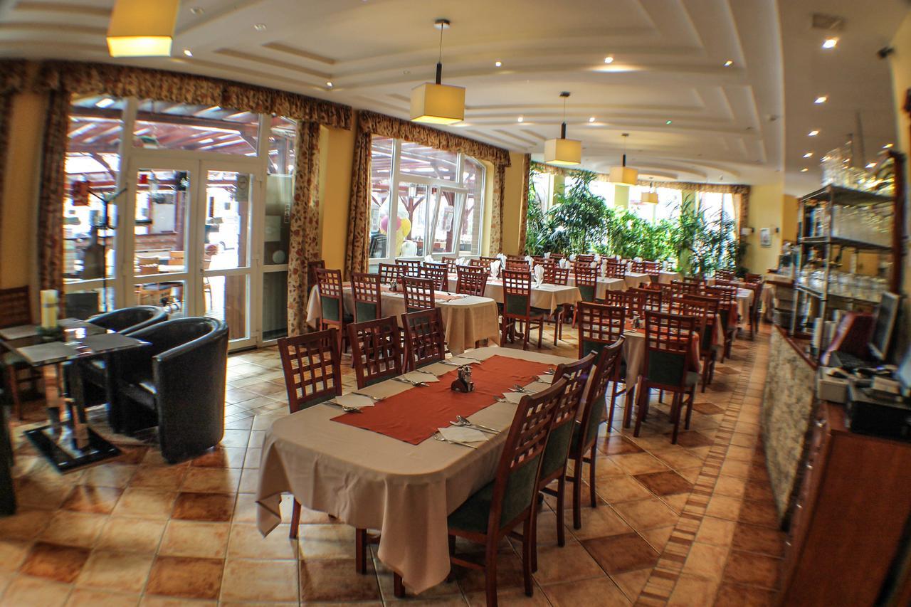 迦加酒店 Hajdúszoboszló 外观 照片